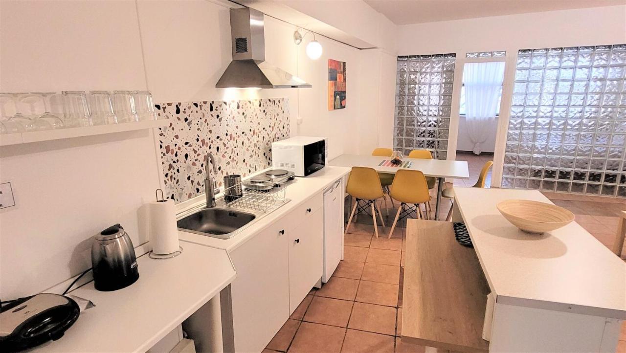 Driopon Apartment Атина Екстериор снимка